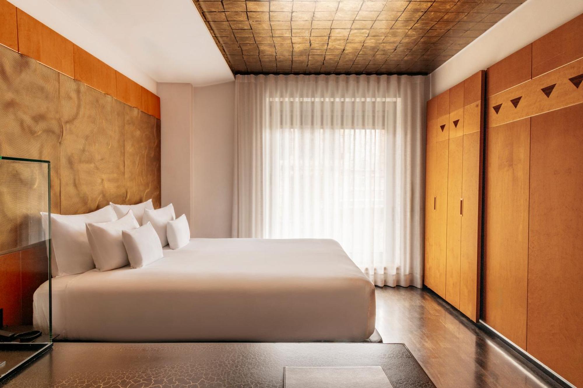 Claris & Gl, A Small Luxury Of The World Barcellona