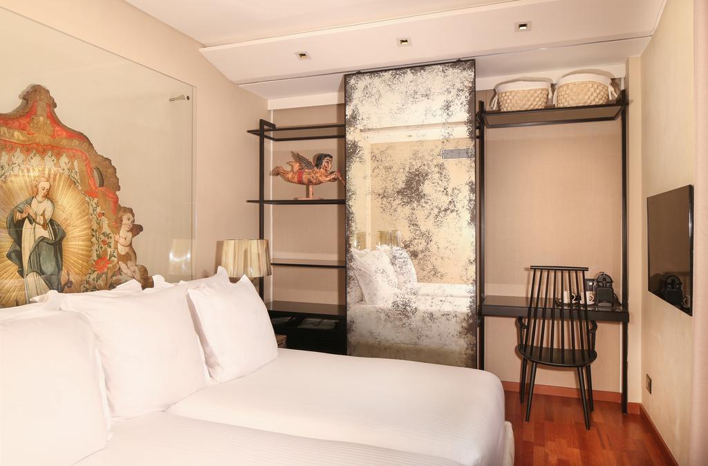 Claris & Gl, A Small Luxury Of The World Barcellona